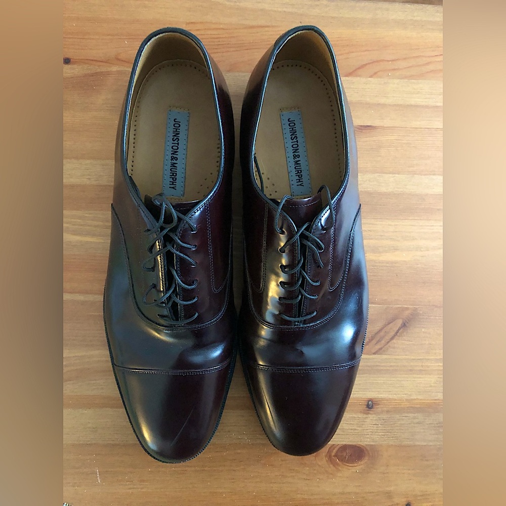 The Johnston & Murphy Melton Cap Toe is a classic shoe. Dark Burgundy